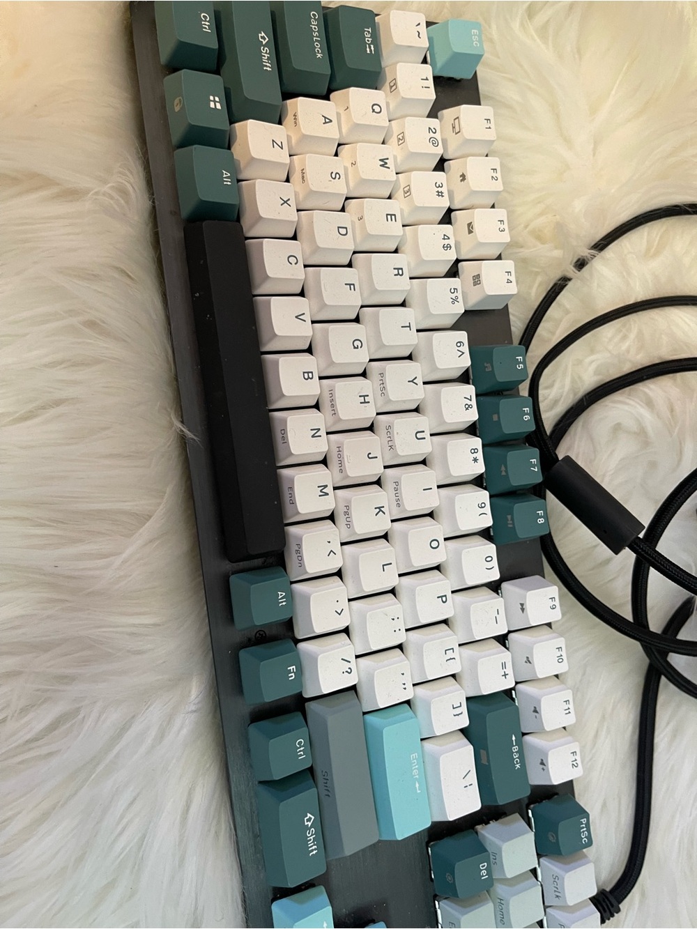 Logitech Teal, White & Black Wired Mechanical Keyboard for Home Office - Picture 2 of 4